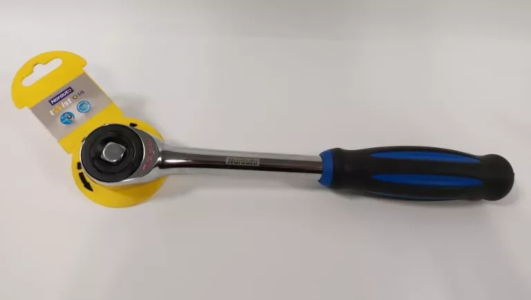 KLUCZ Z GRZECHOTKĄ NORAUTO 1/2