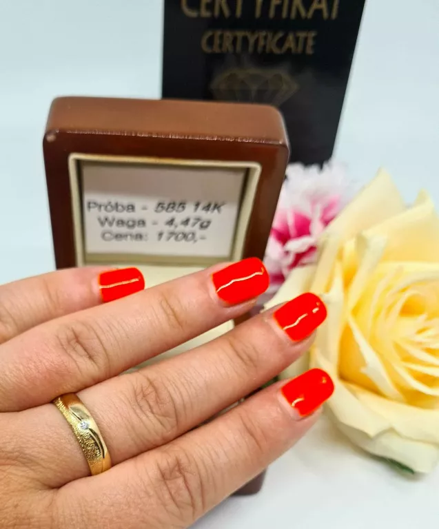 zlota-obraczka-z-diamentem-certyfikat-stan-uzywany