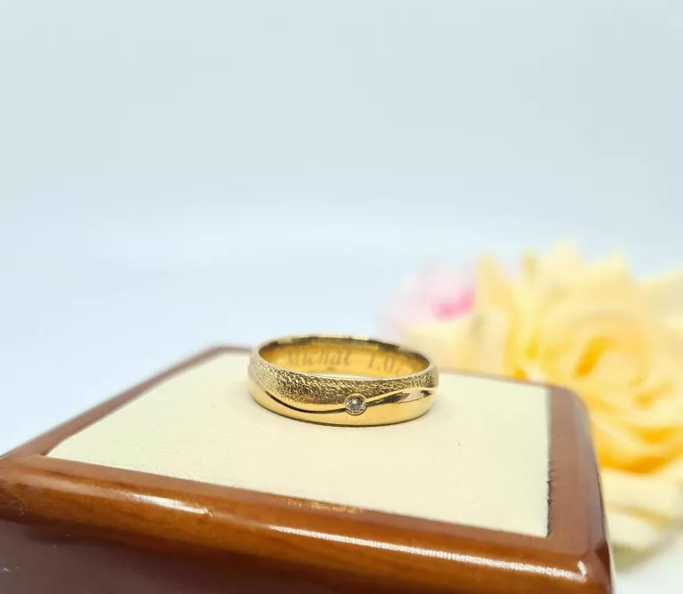 zlota-obraczka-z-diamentem-certyfikat-marka-inna-marka