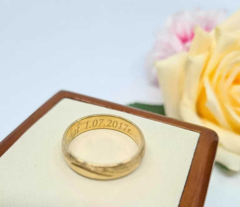 zlota-obraczka-z-diamentem-certyfikat-material-zloto