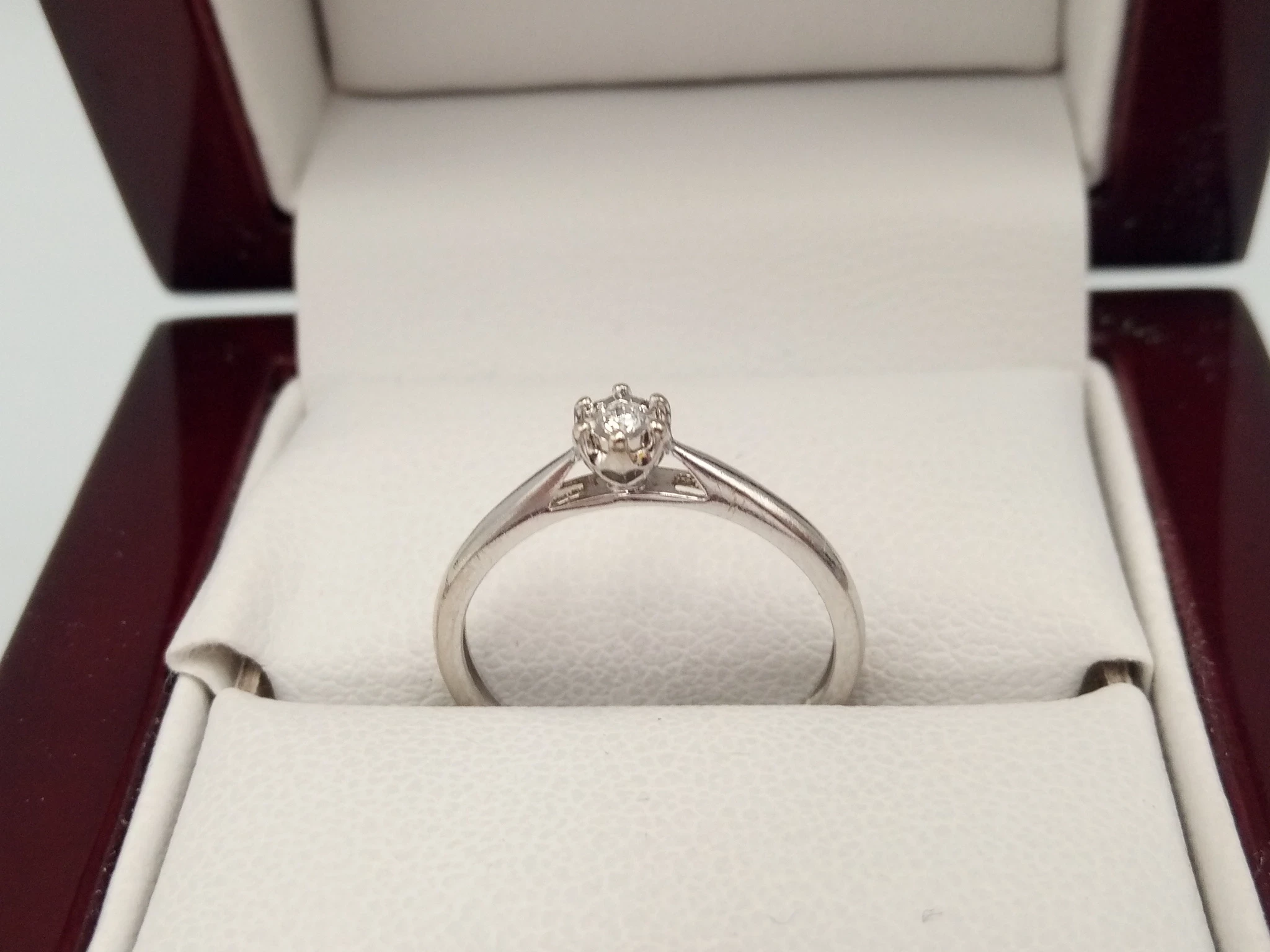 zloty-pierscionek-z-brylantem-003-375-w107-r10-pulawska-103-warszawa