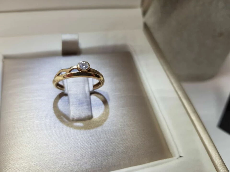 zloty-pierscionek-585-material-zloto