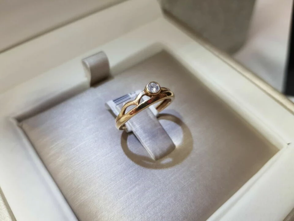 zloty-pierscionek-585-kamien-diament