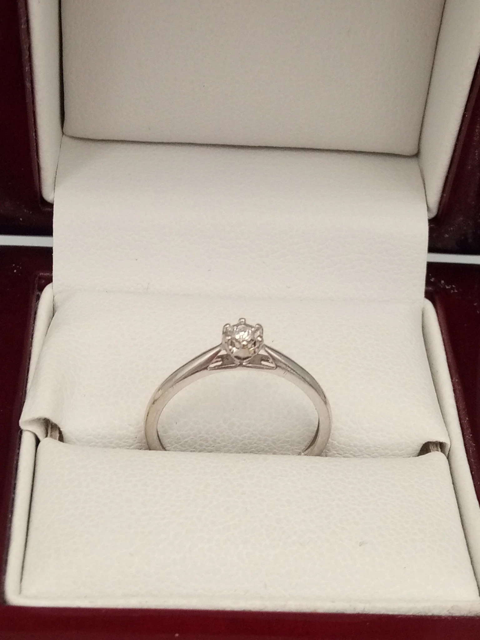 zloty-pierscionek-z-brylantem-003-375-w107-r10-rozmiarsrednica-wew-mm-372-10