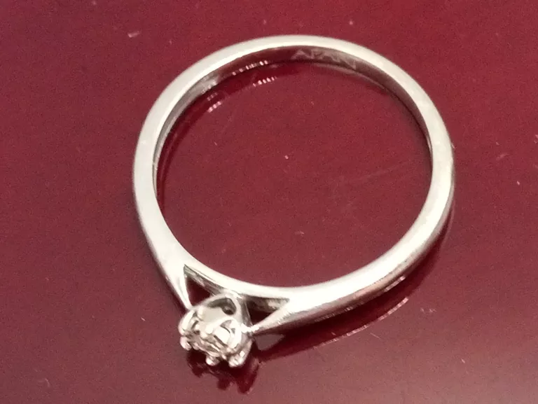 zloty-pierscionek-z-brylantem-003-375-w107-r10-rodzaj-2205-2