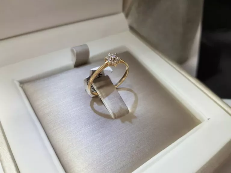 pierscionek-zloty-585-material-zloto