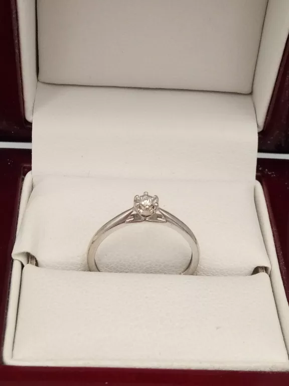 zloty-pierscionek-z-brylantem-003-375-w107-r10-rozmiarsrednica-wew-mm-372-10