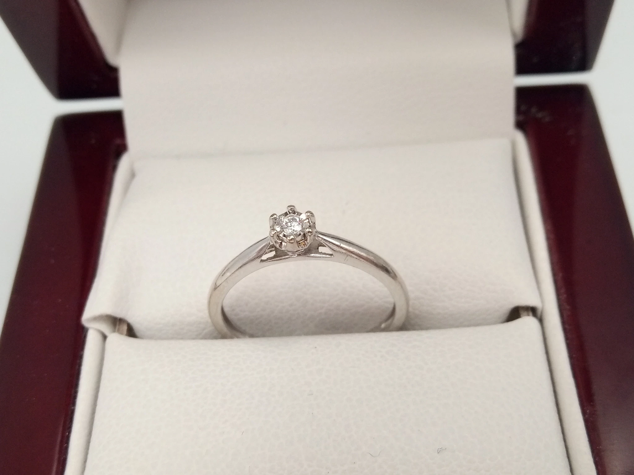 zloty-pierscionek-z-brylantem-003-375-w107-r10-plec-15851-1