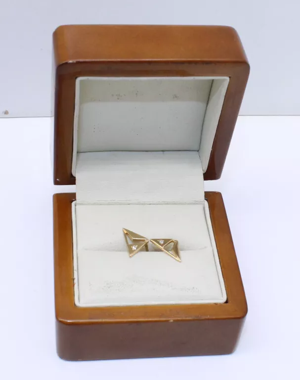 trojkatne-kolczyki-155fg-585-daszynskiego-22-wroclaw-gracja