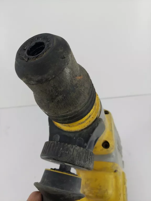 MŁOT DEWALT D25722 QS WALIZKA