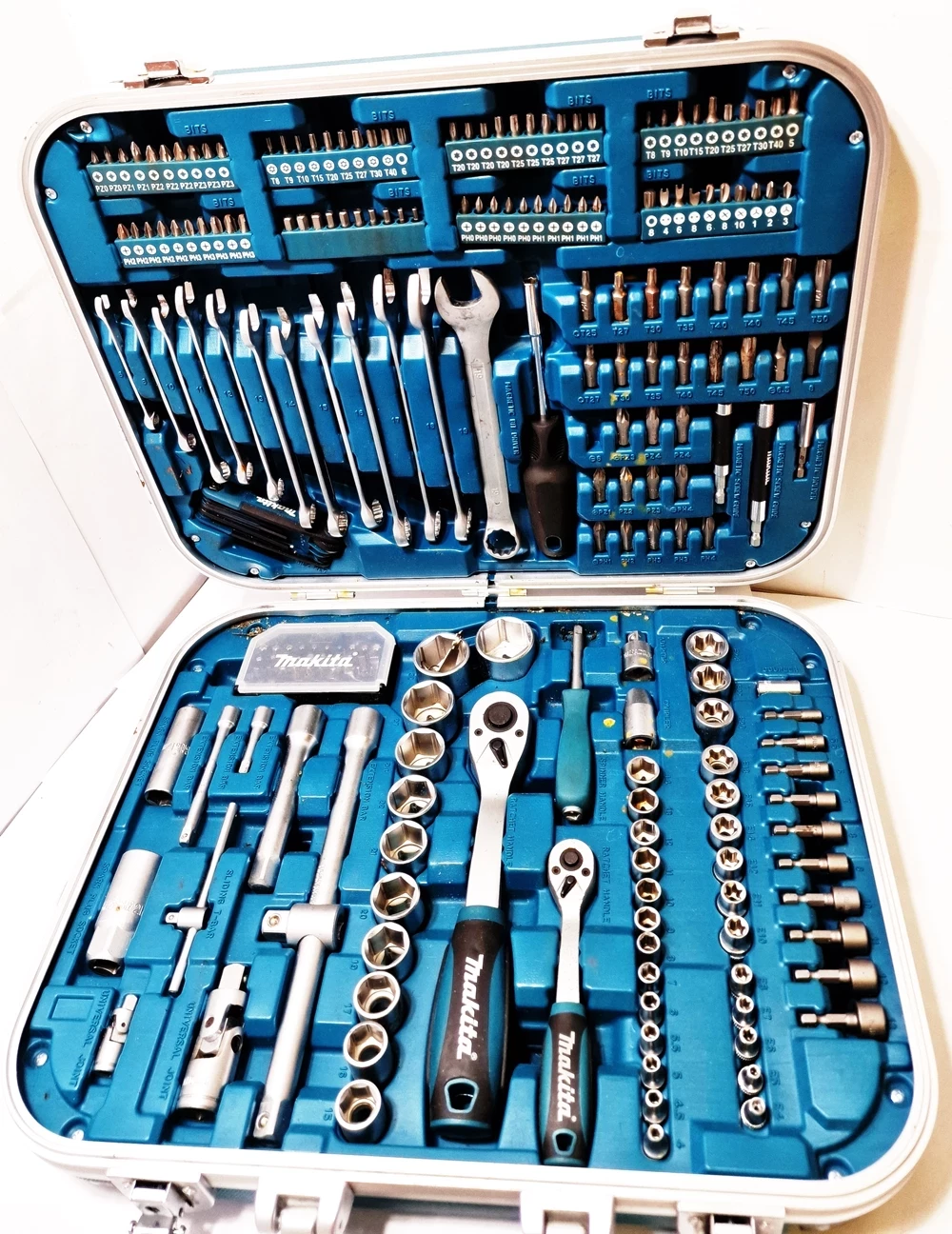 zestaw-kluczy-makita-p-90532-w-walizce-torunska-26-kolo