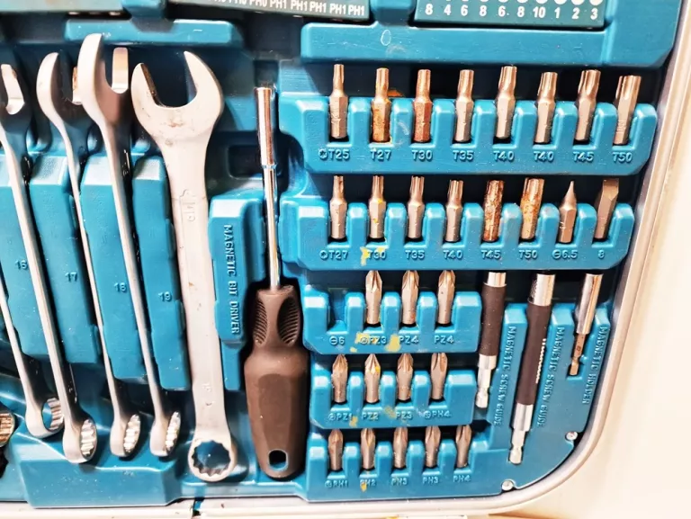 zestaw-kluczy-makita-p-90532-w-walizce-product-id-5dbe4f88-b0ad-4933-aed2-f060191d718d