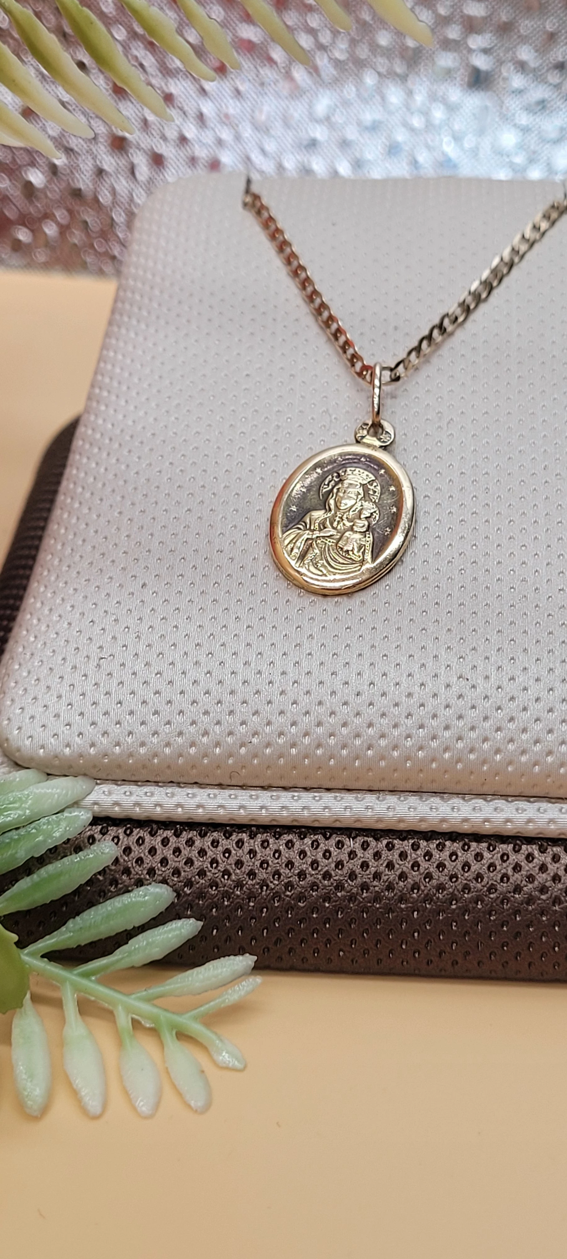 zlota-zawieszka-matka-boska-750-238g-stan-uzywany