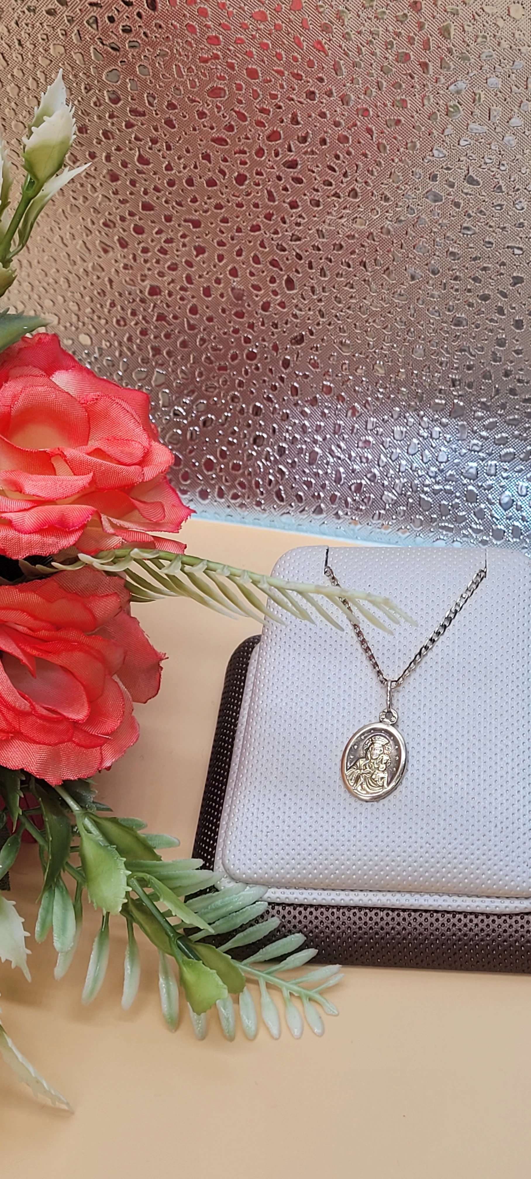 zlota-zawieszka-matka-boska-750-238g-wyzwolenia-42-walbrzych-sj