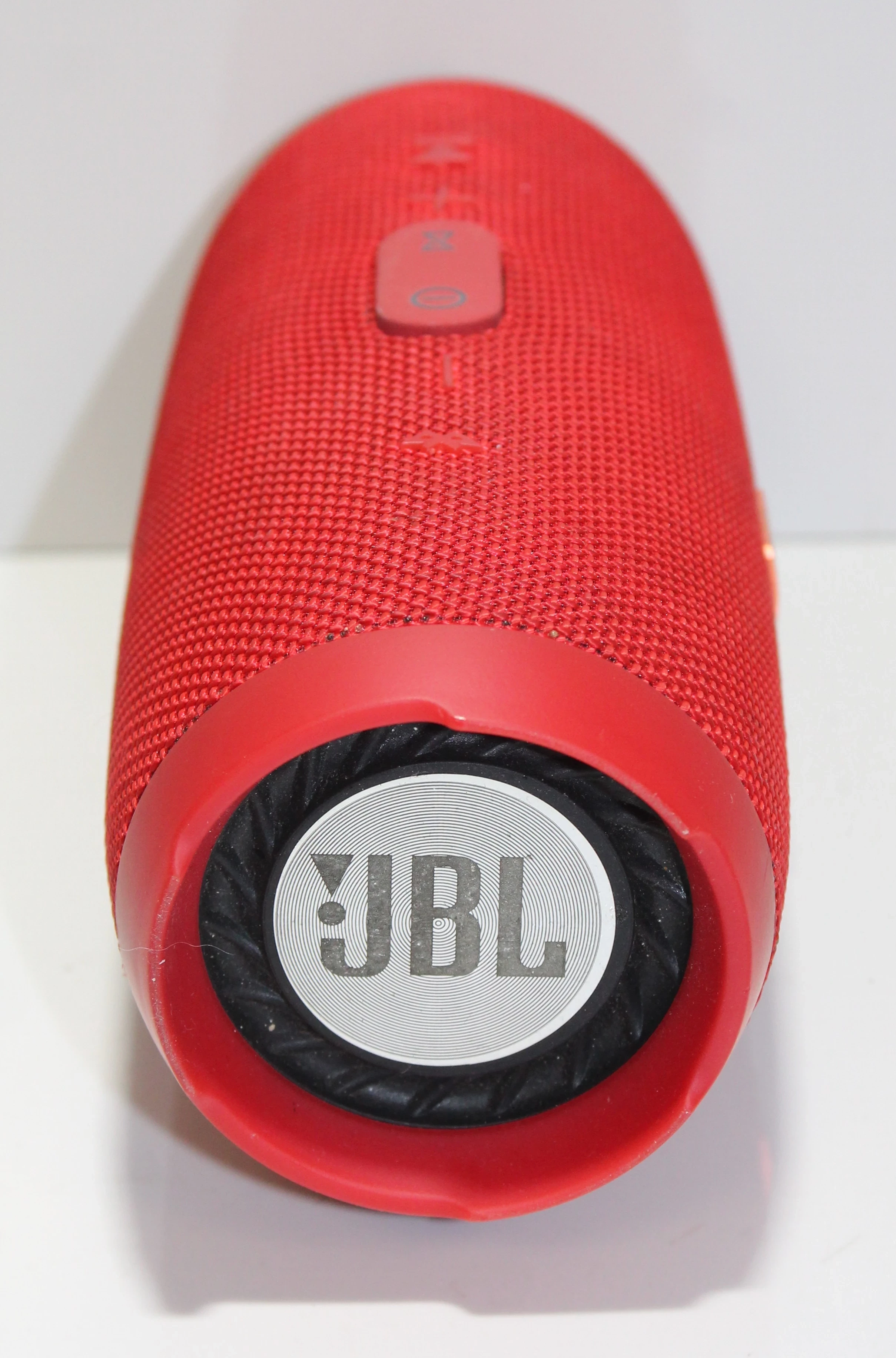 glosnik-jbl-czerwony-kolor-czerwony