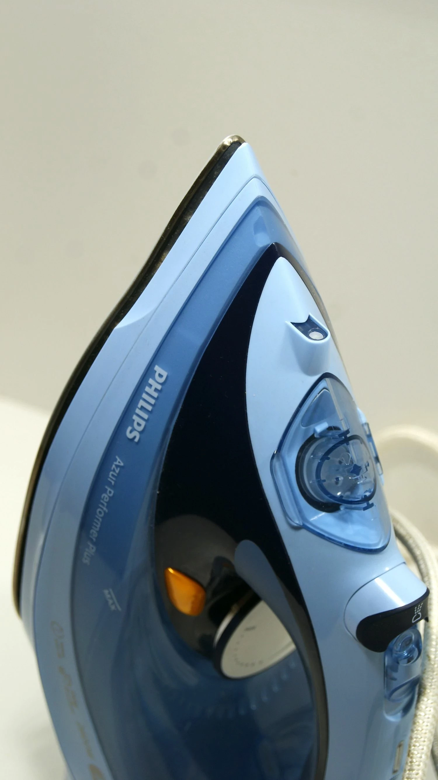 genialne-zelazko-philips-azur-performer-plus-kolor-dominujacy-niebieski