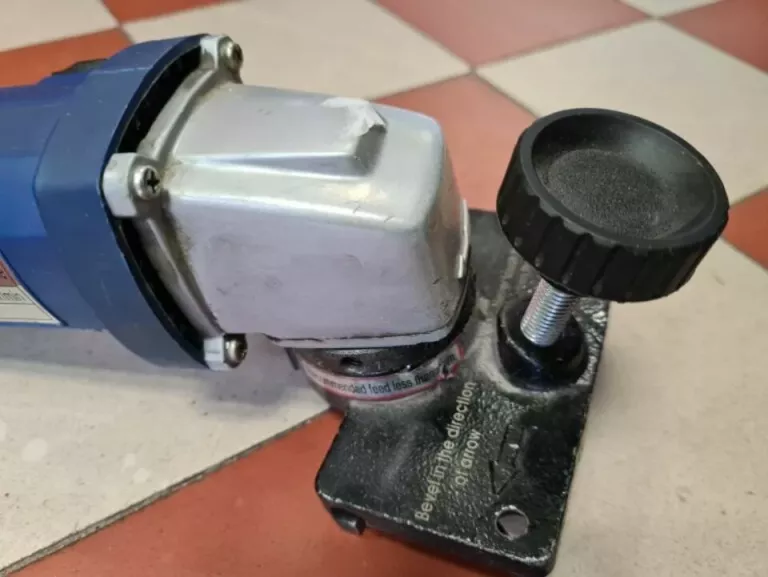 gratownica-reczna-201122003-product-id-d33fec4f-1550-410c-846c-71a9291ed330