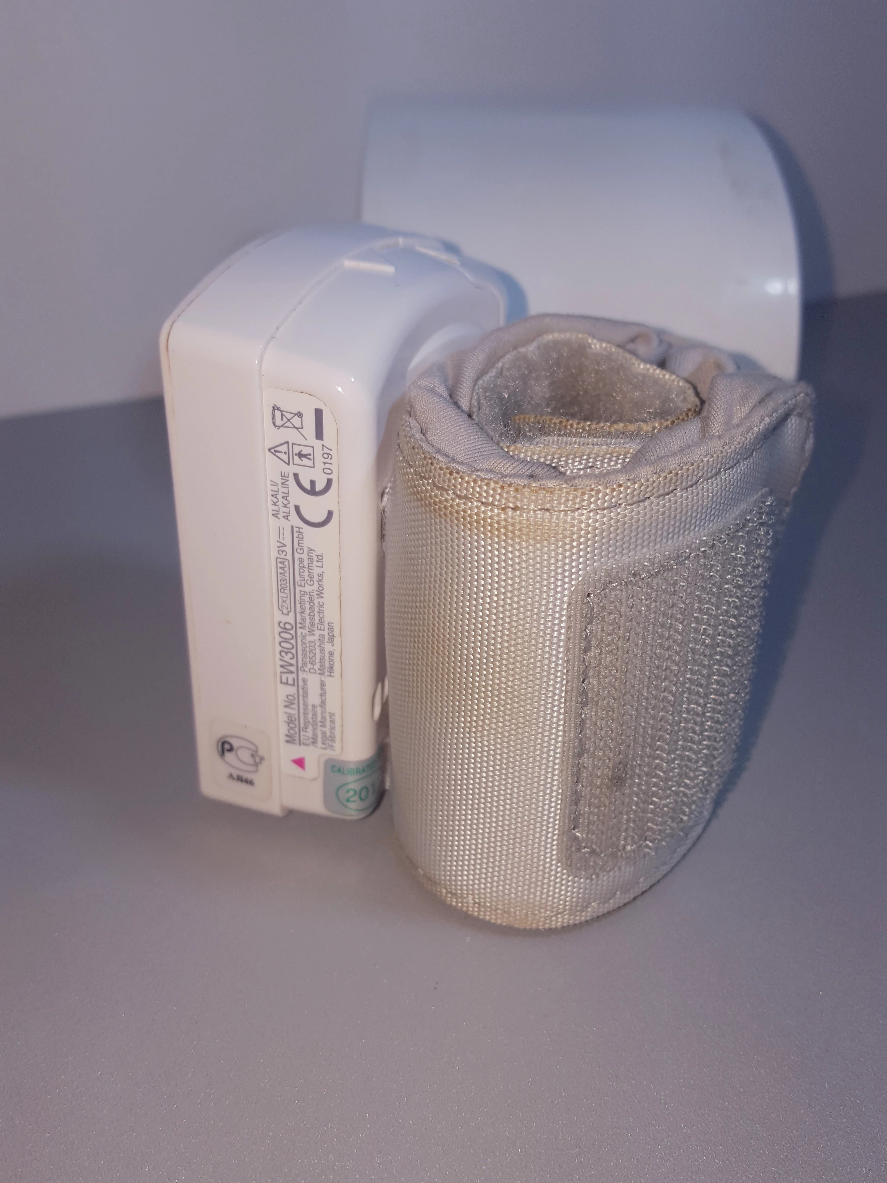 cisnieniomierz-elektroniczny-panasonic-ew-3006-rodzaj-mankietu-standardowy