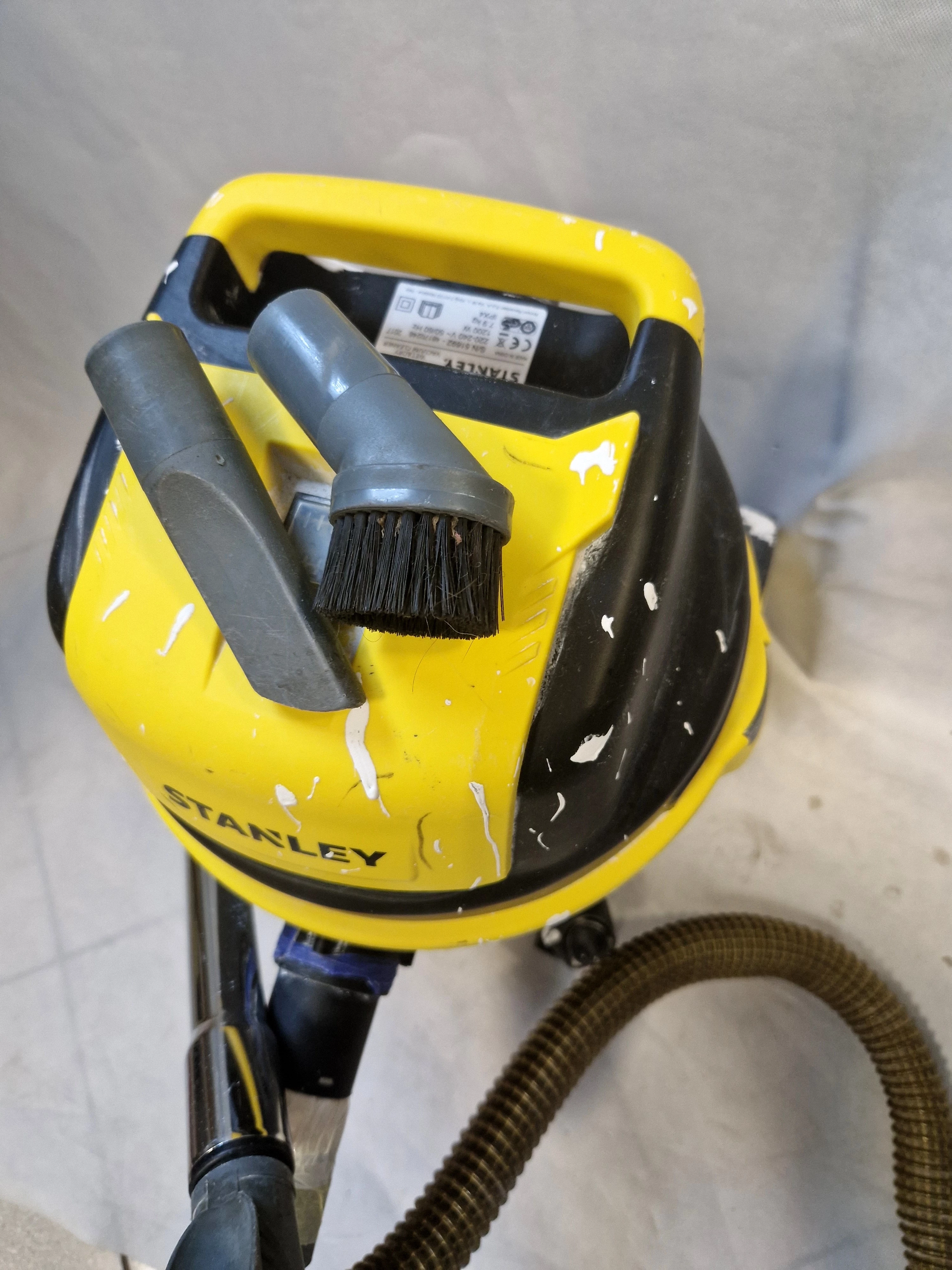 odkurzacz-przemyslowy-stanley-sxvc20pe-1200w-kod-producenta-51692