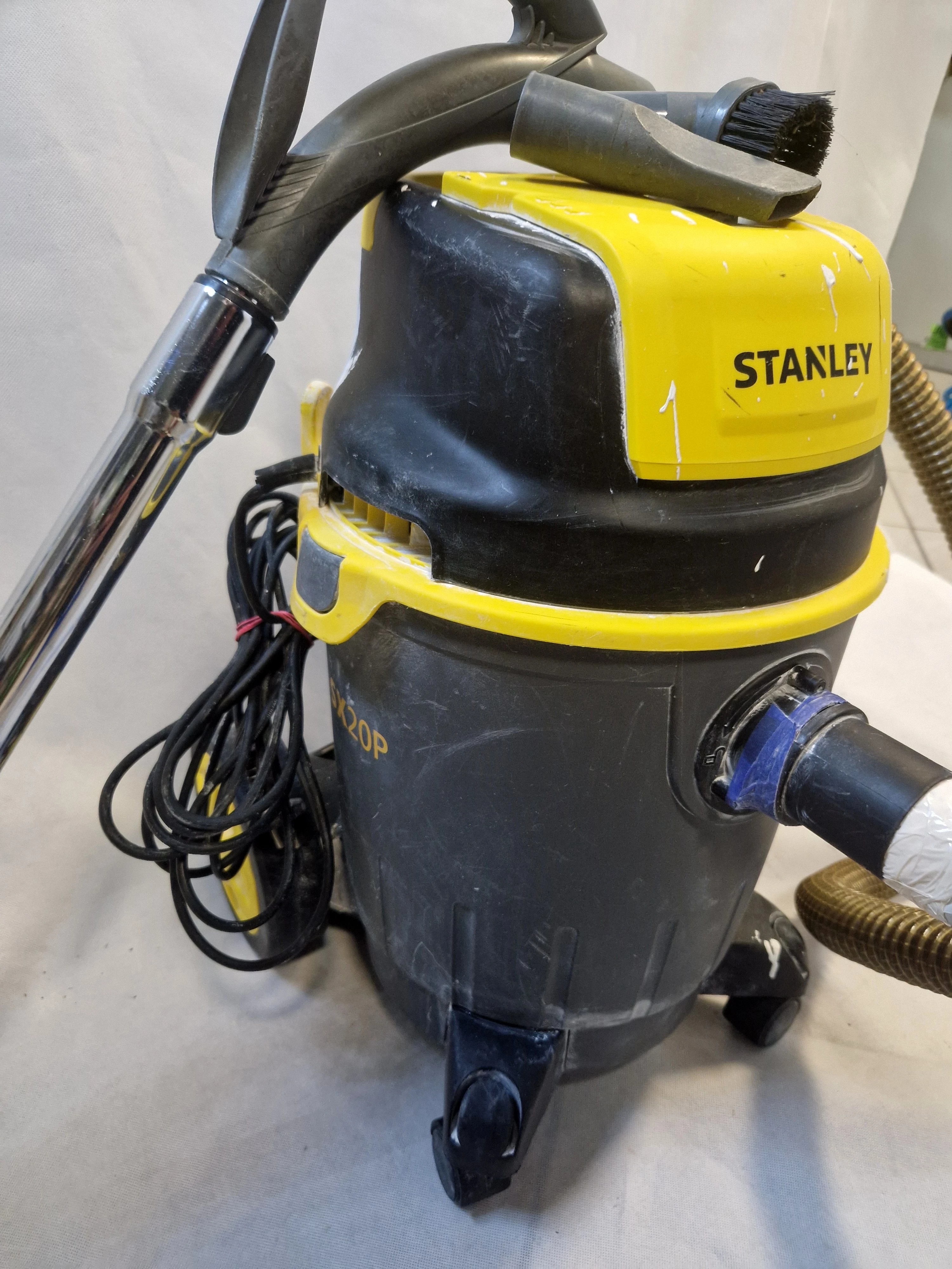 odkurzacz-przemyslowy-stanley-sxvc20pe-1200w-marka-stanley