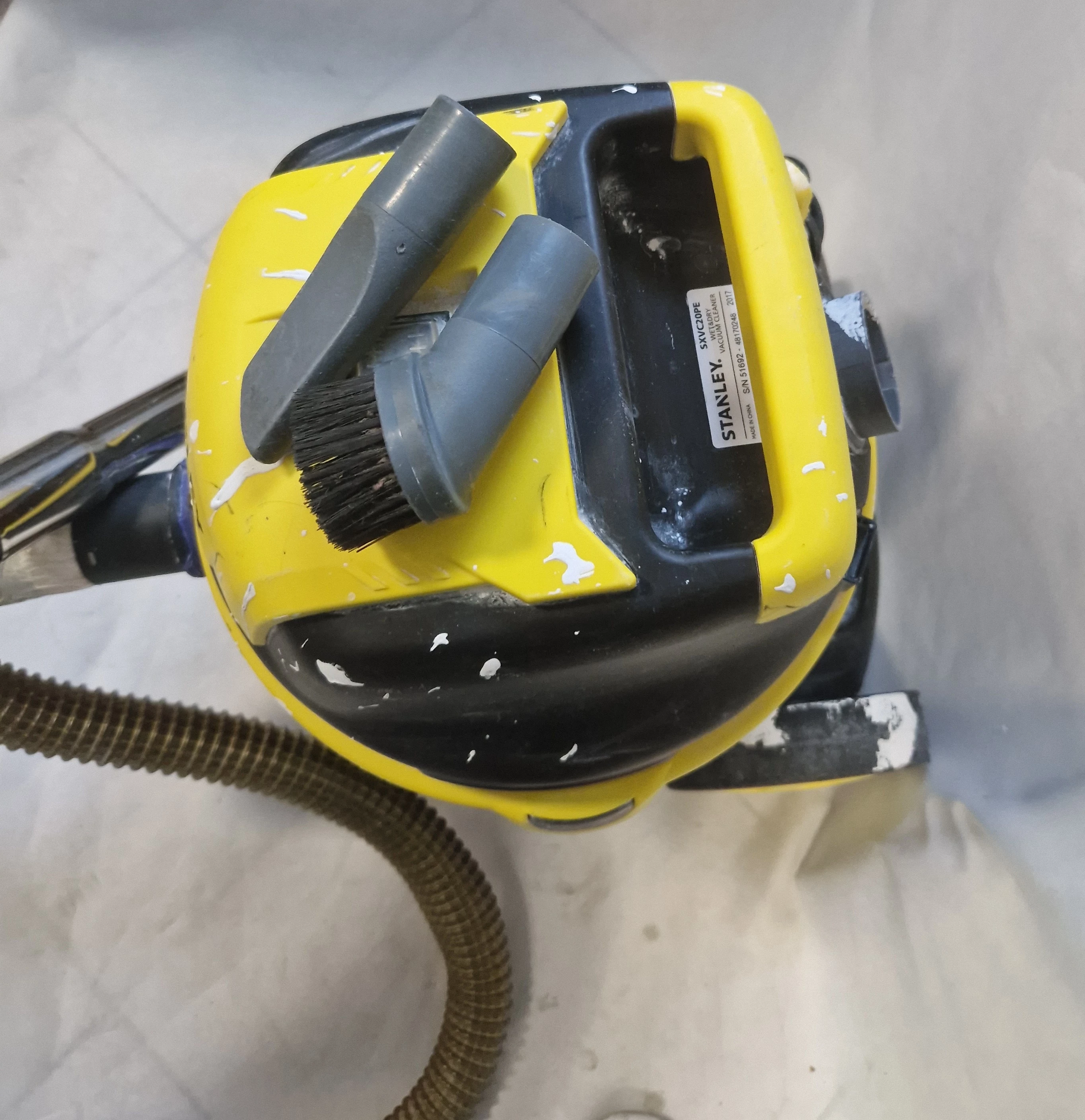 odkurzacz-przemyslowy-stanley-sxvc20pe-1200w-pojemnosc-zbiornika-20