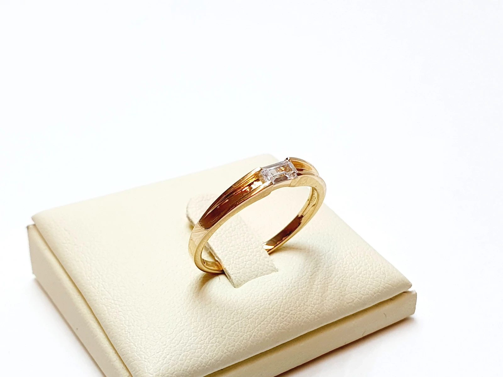 przepiekny-zloty-pierscionek-375-242g-r18-marka-inna-marka