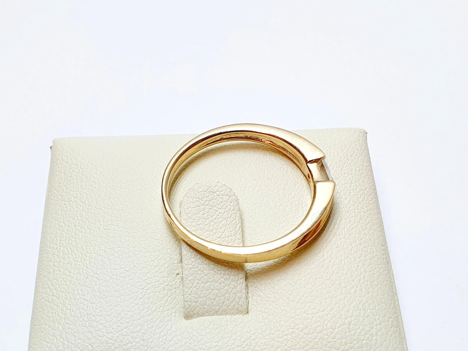 przepiekny-zloty-pierscionek-375-242g-r18-material-zloto