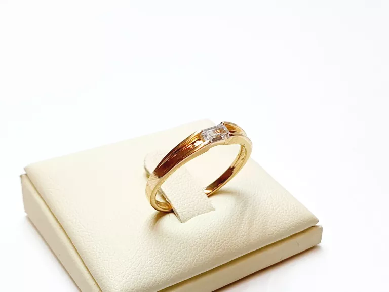 przepiekny-zloty-pierscionek-375-242g-r18-marka-inna-marka