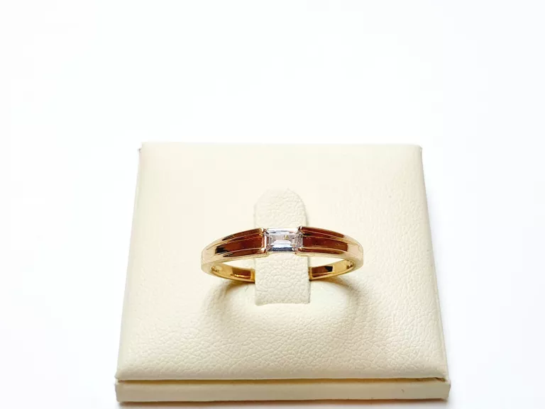 przepiekny-zloty-pierscionek-375-242g-r18-stan-uzywany