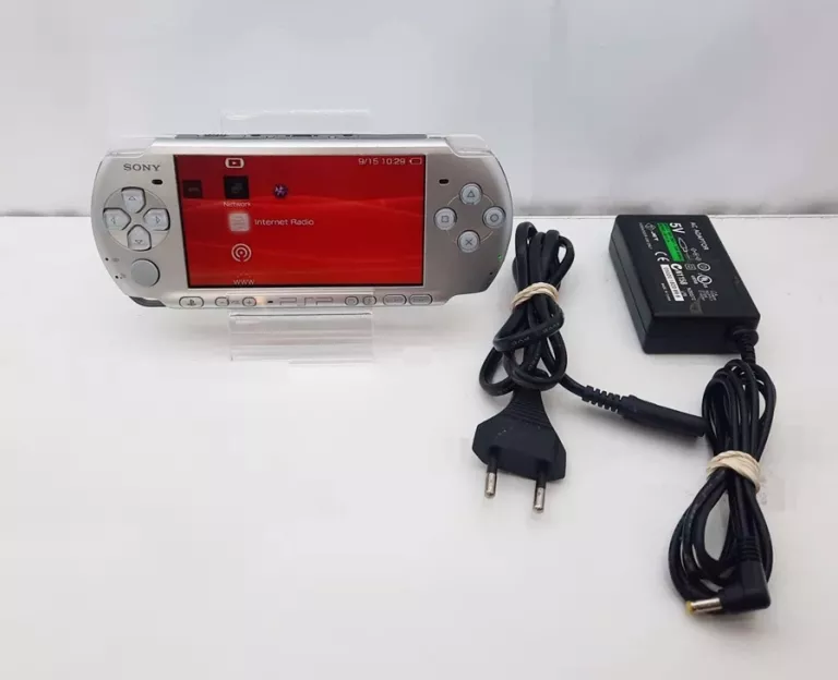 KONSOLA SONY PSP 3004 SILVER