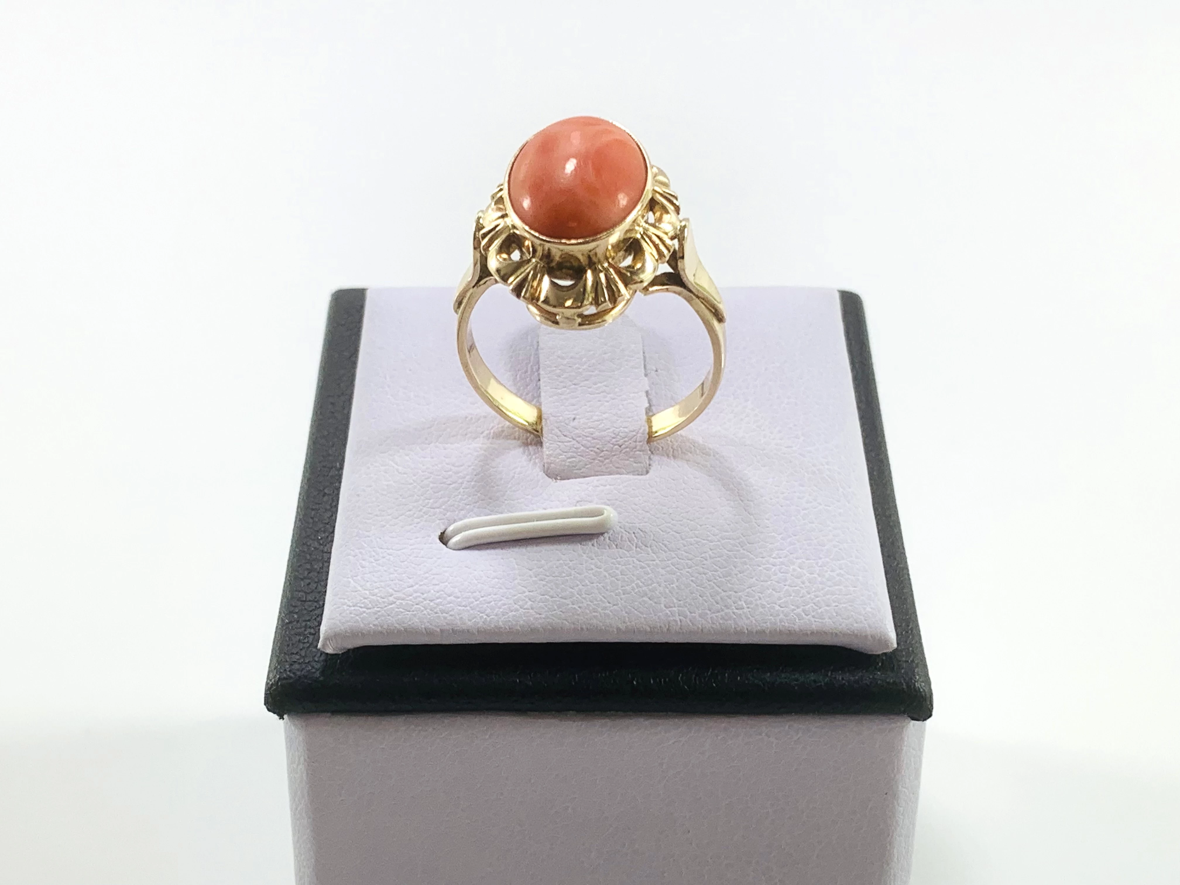 zloty-pierscionek-z-koralem-585-542g-r21-kamien-koral