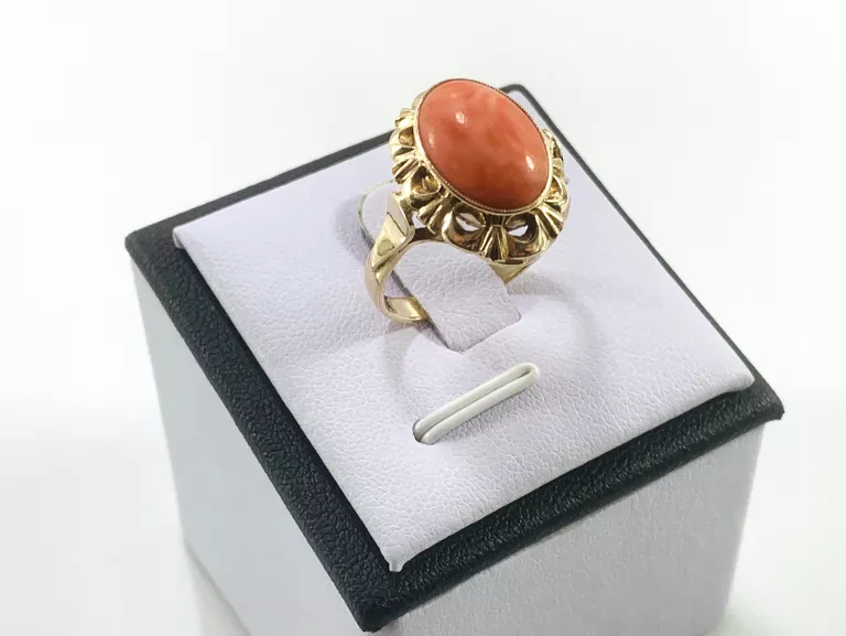 zloty-pierscionek-z-koralem-585-542g-r21-stan-uzywany