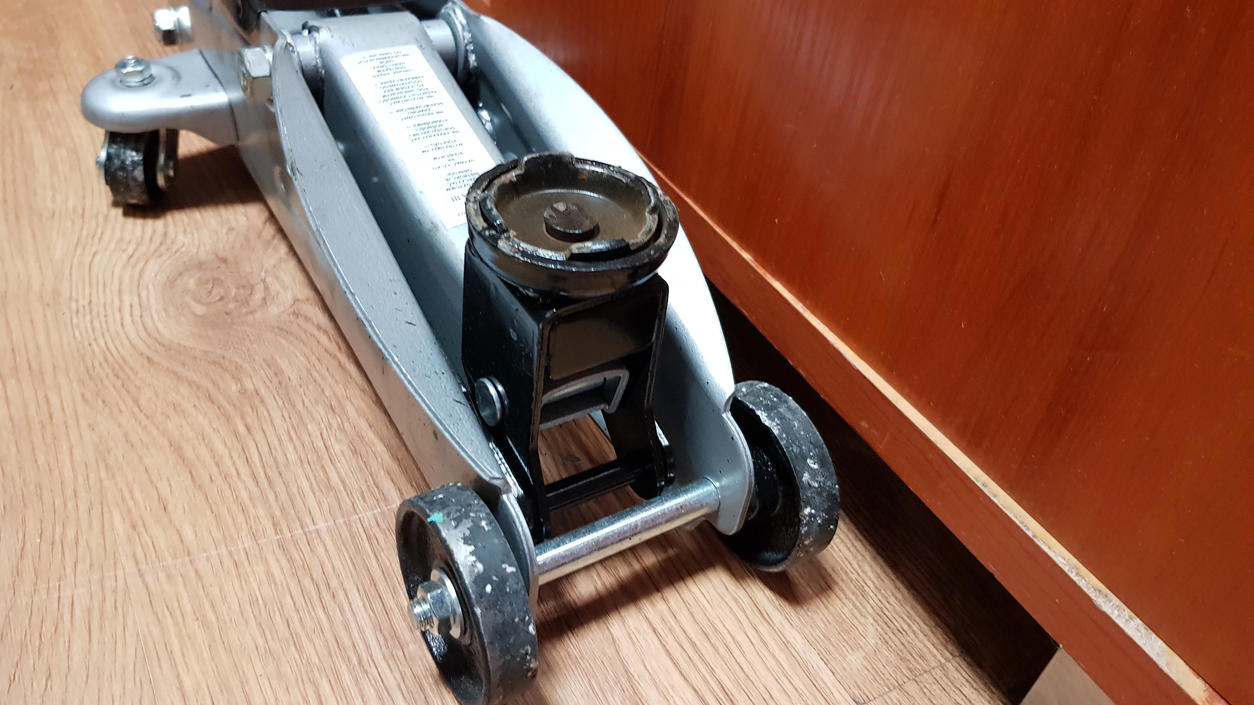 podnosnik-hydrauliczny-zaba-2t-61219-kod-producenta-61219