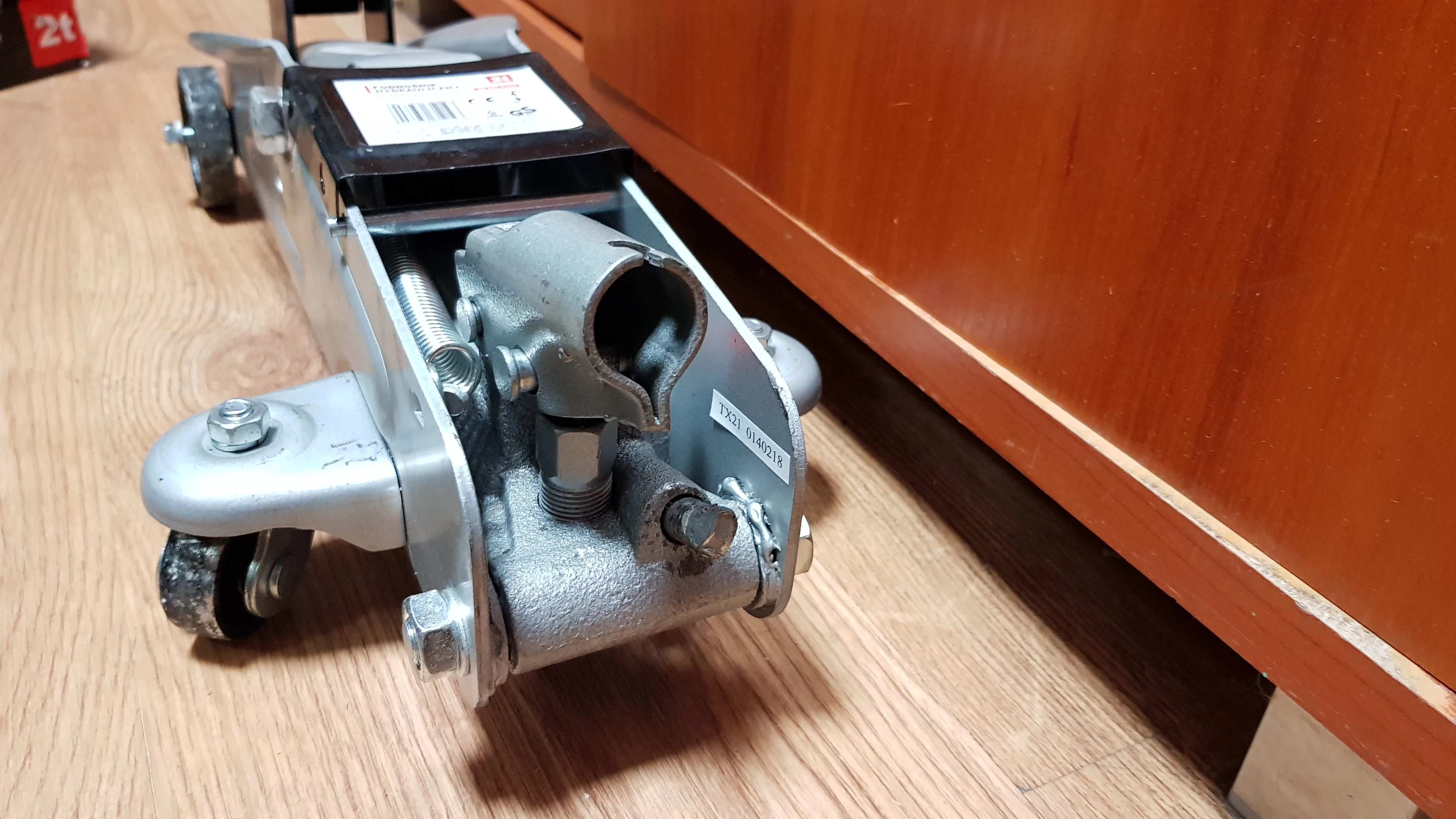 podnosnik-hydrauliczny-zaba-2t-61219-udzwig-2000