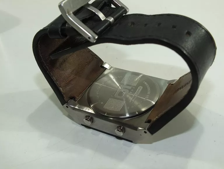 zegarek-binarny-the-one-kerala-trancepuszka-mechanizm-kwarcowy