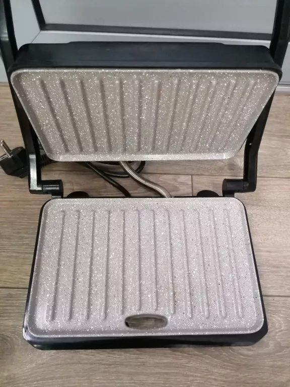 GRILL ELEKTRYCZNY RAVEN EGE002