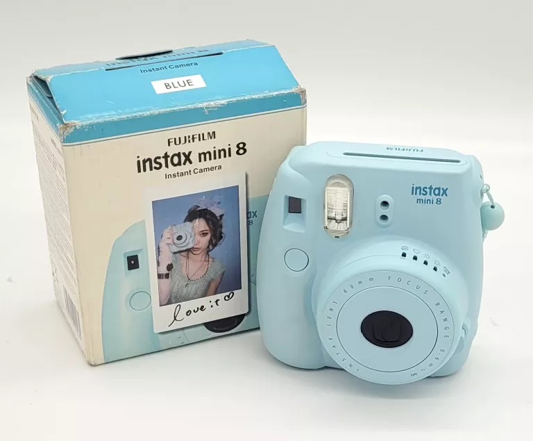 APARAT FUJIFILM INSTAX MINI 8 + PUDEŁKO