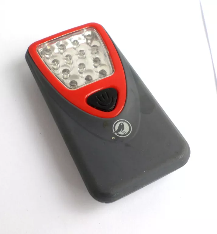 latarka-reczna-auchan-aleja-jana-pawla-ii-9b-reda