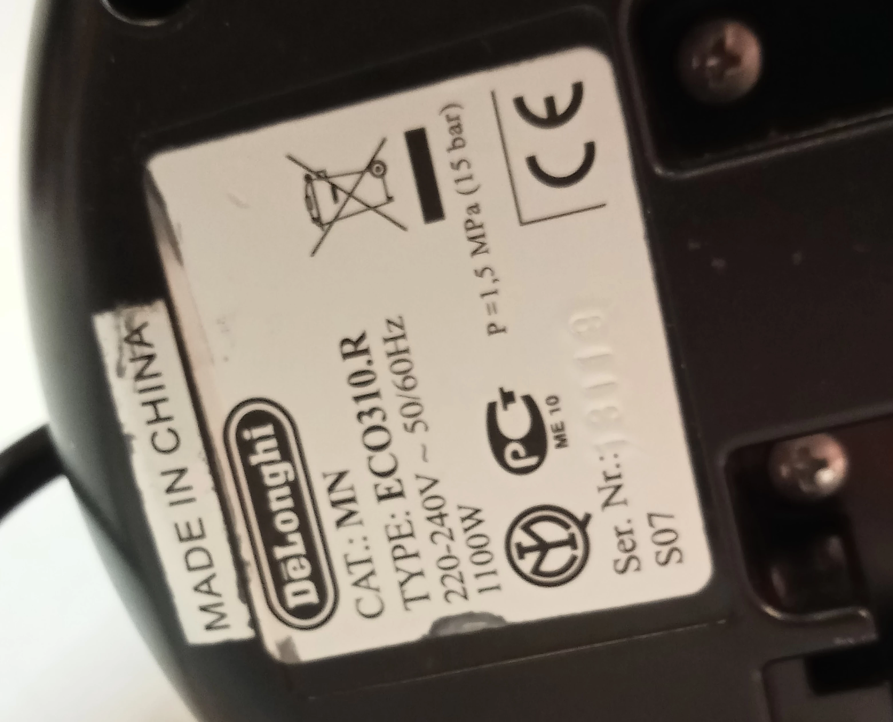 kawomat-cisnieniowy-delonghi-czerwony-eco310r-ean-gtin-8004399326712