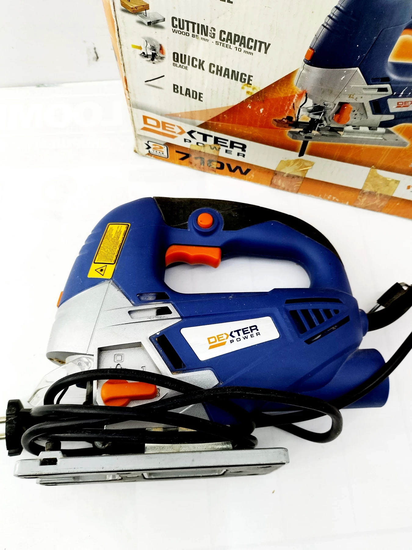 wyrzynarka-dexter-ic710js-zasilanie-sieciowe