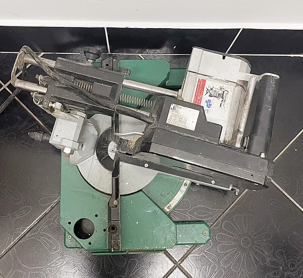 pila-ukosnica-elektra-beckum-hgs300-stan-uzywany