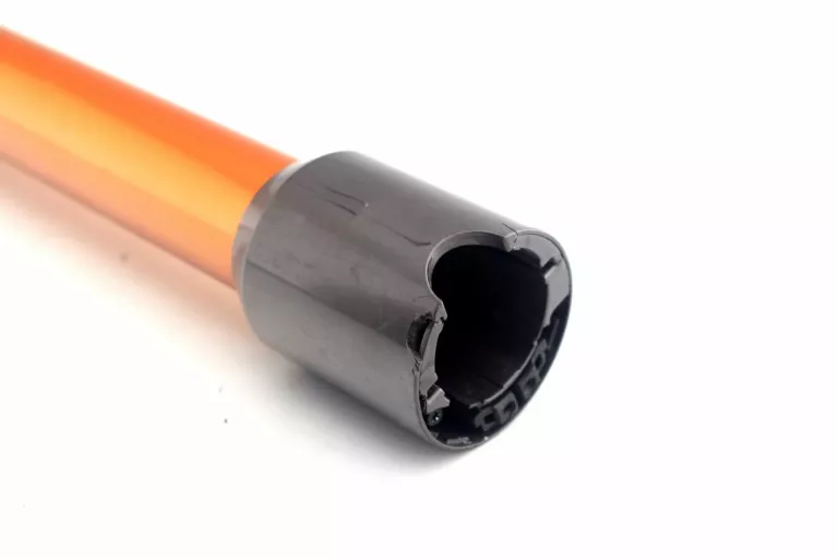SZAŁOWY PIONOWY ODKURZACZ DYSON V7 MOTORHEAD ZEST