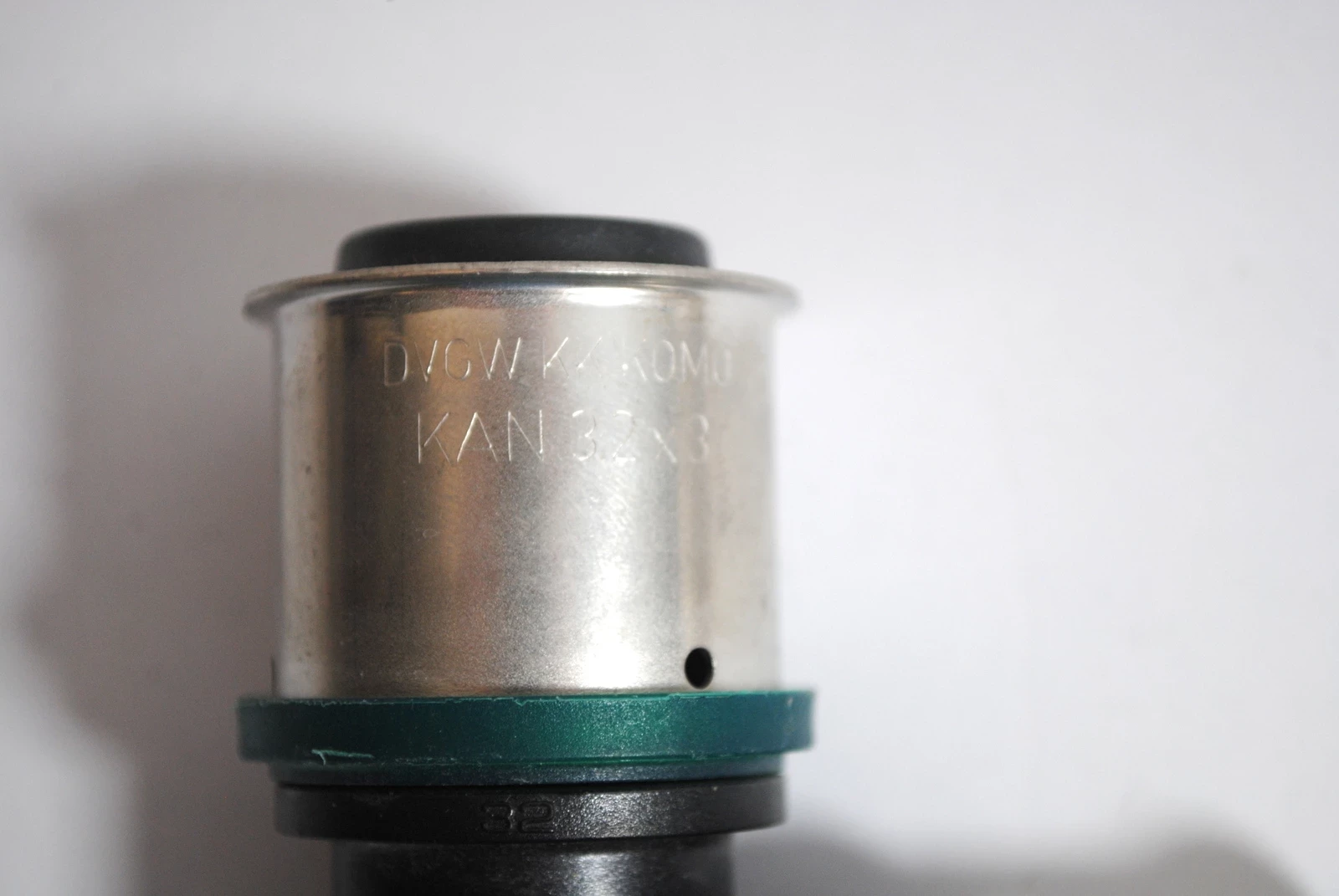 trojnik-z-pierscieniem-zaprasowywanym-32x26x26-stan-11323-2