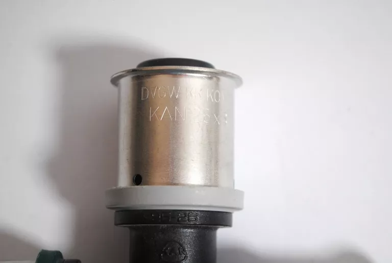 trojnik-z-pierscieniem-zaprasowywanym-32x26x26-ean-gtin-5902166404430