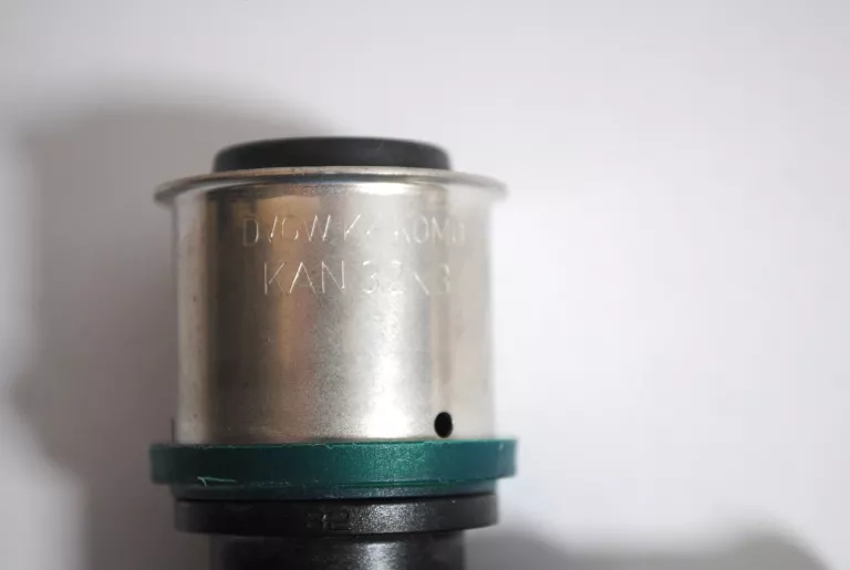 trojnik-z-pierscieniem-zaprasowywanym-32x26x26-stan-11323-2