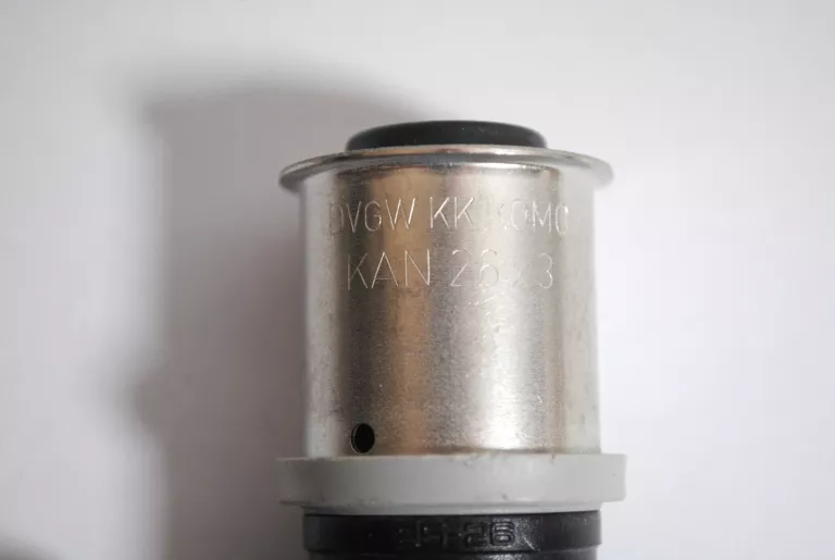 trojnik-z-pierscieniem-zaprasowywanym-32x26x26-rodzaj-26250-7