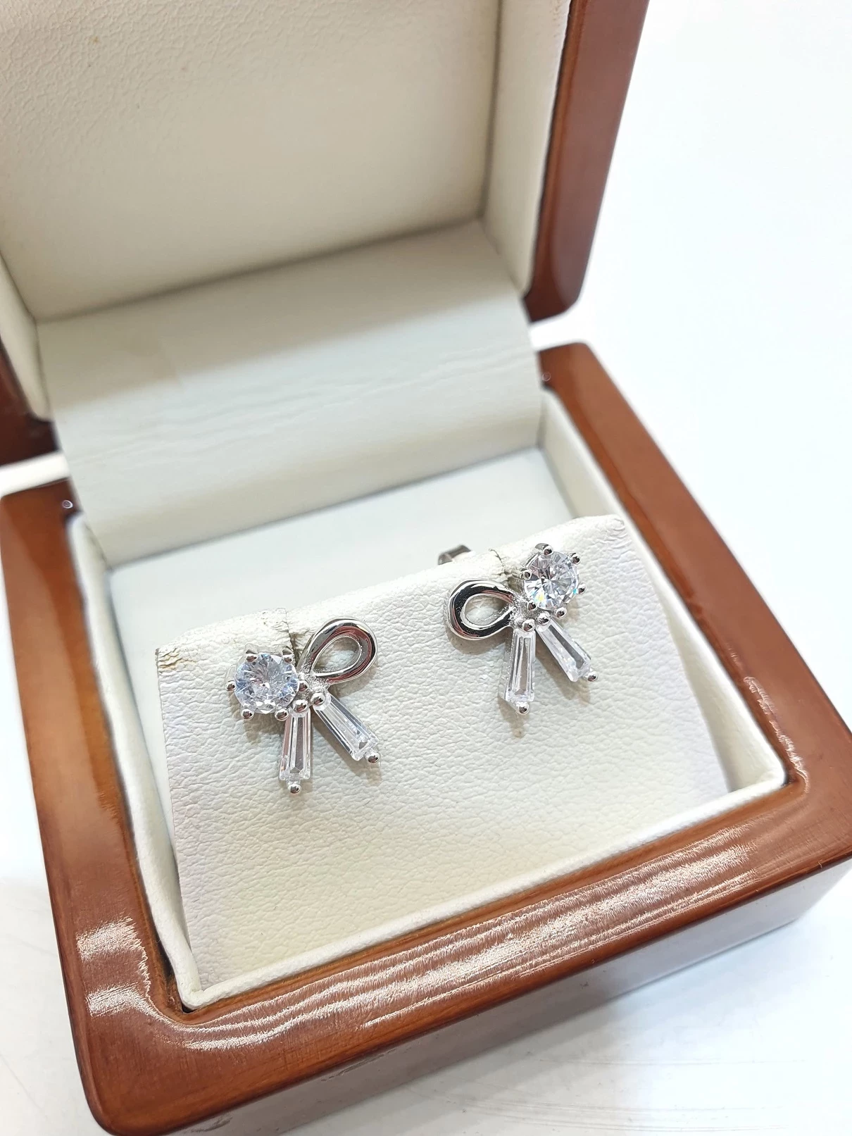 srebrne-kokardkowe-kolczyki-170g-925-marka-inna-marka