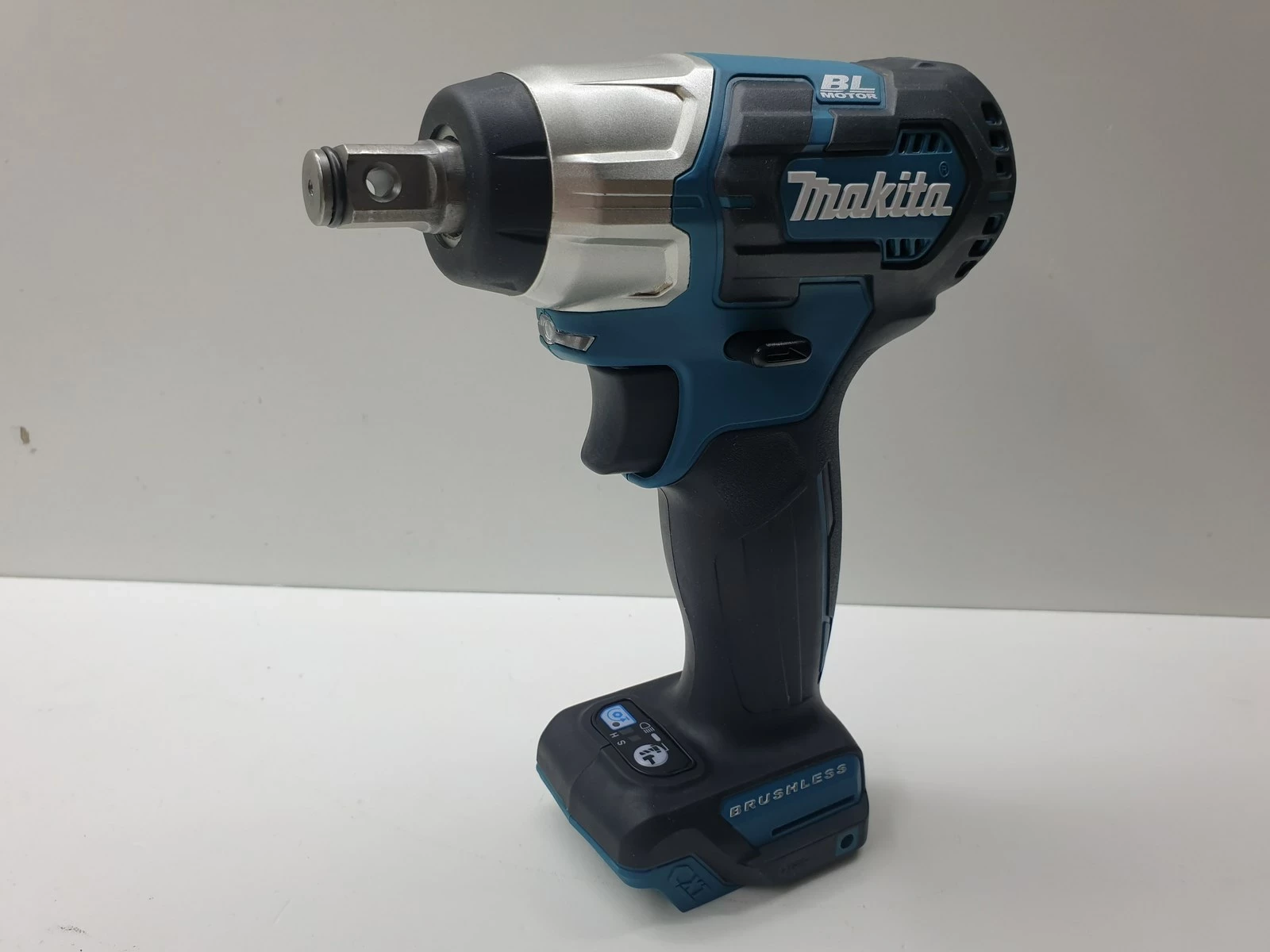 akumulatorowy-klucz-udarowy-makita-tw161dz-rodzaj-klucz-udarowy