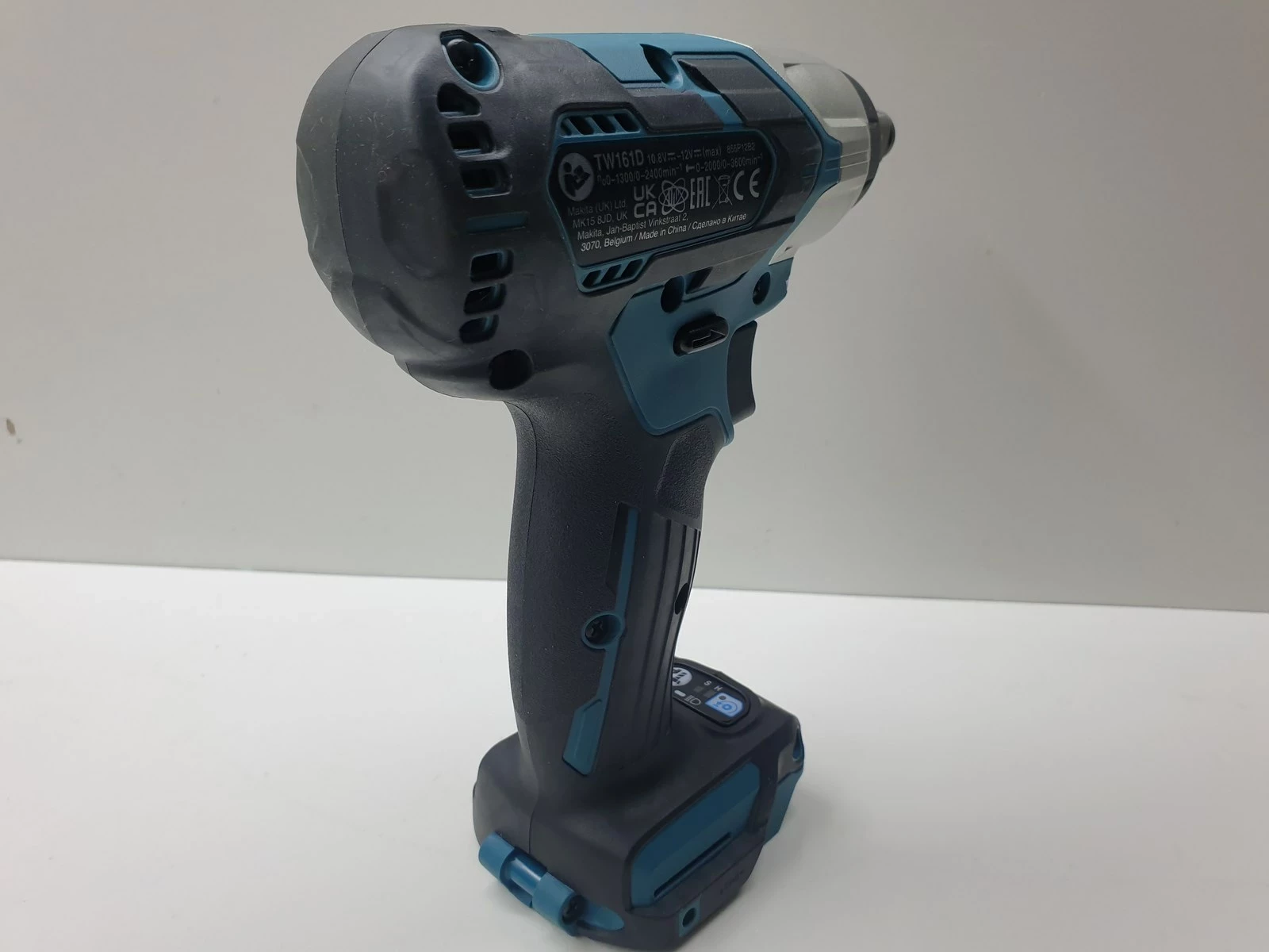 akumulatorowy-klucz-udarowy-makita-tw161dz-rodzaj-silnika-brak-informacji