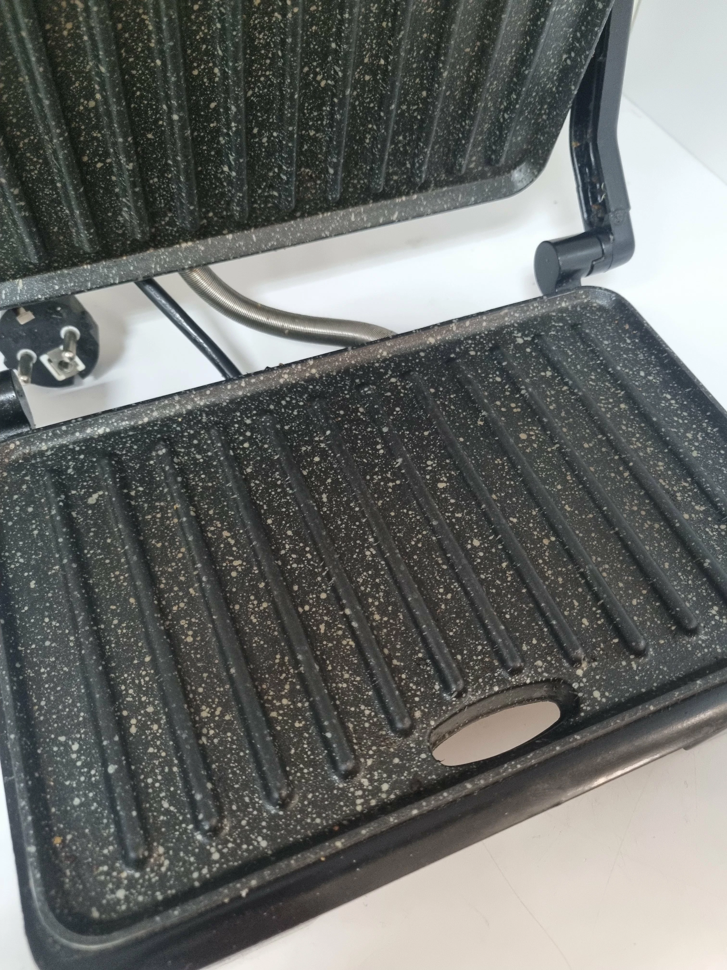 grill-elektryczny-george-wilkinson-stan-uzywany